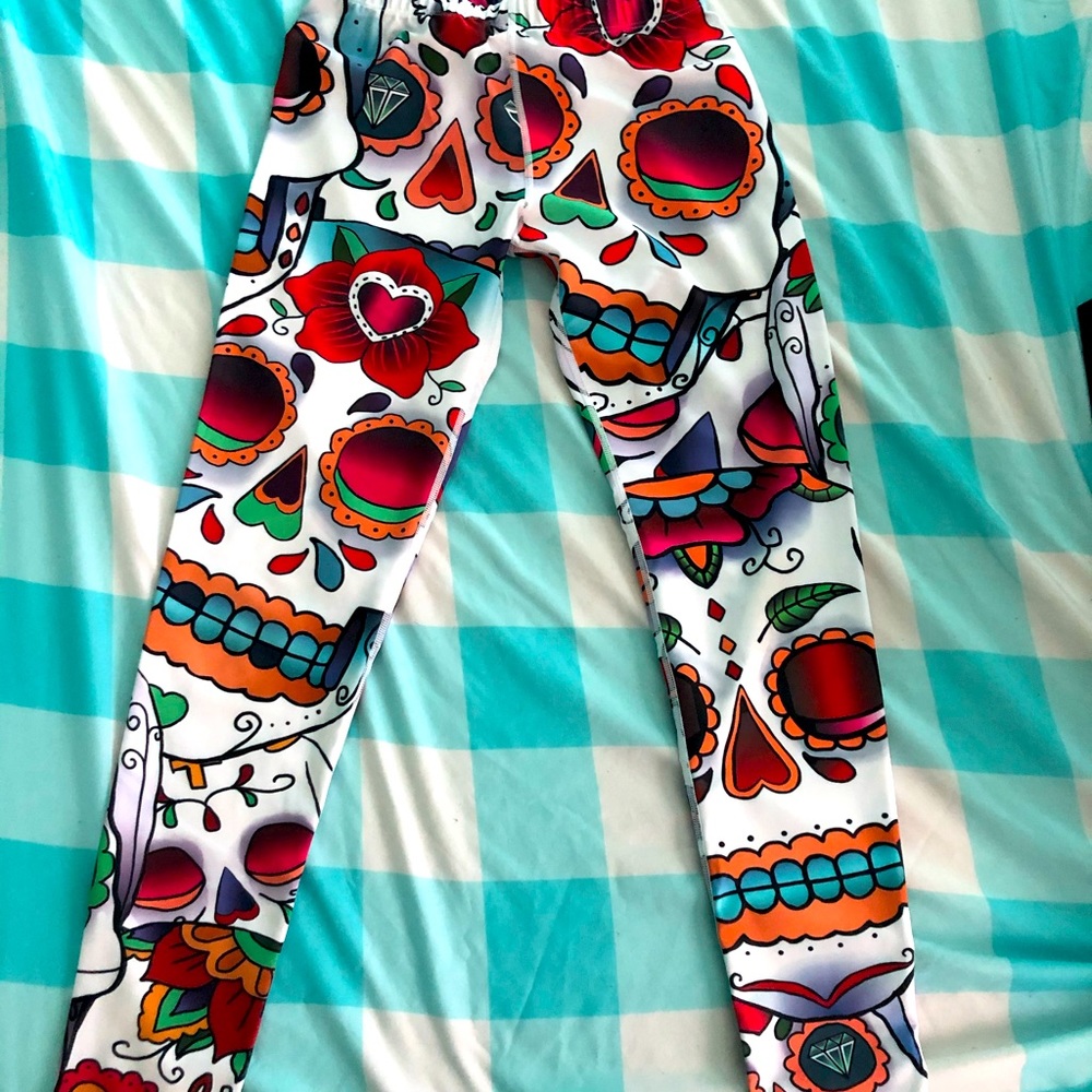 Printed leggings in size medium